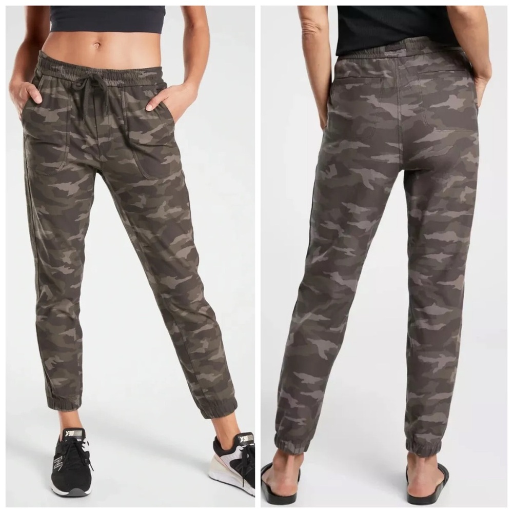 Athleta Farrallon Camo Jogger Size 8